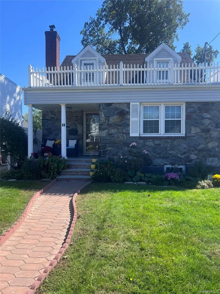 44 Frank Street Valley Stream NY 11580