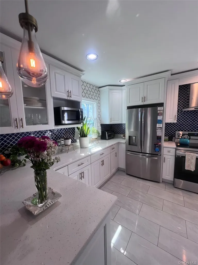 44 Frank Street Valley Stream NY 11580