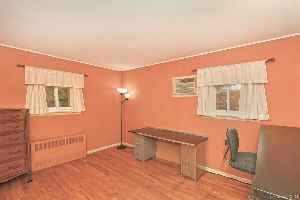 28 Halcourt Drive Plainview NY 11803