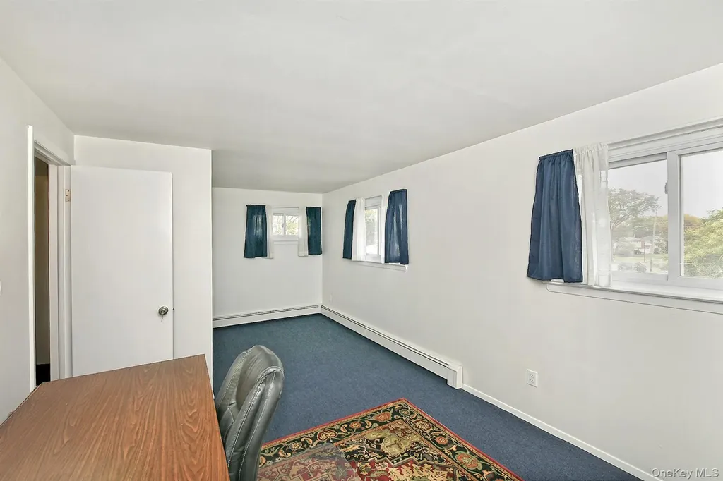 28 Halcourt Drive Plainview NY 11803