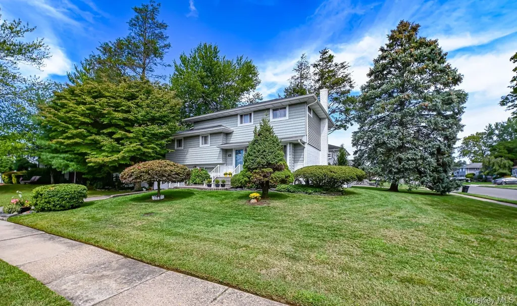28 Halcourt Drive Plainview NY 11803