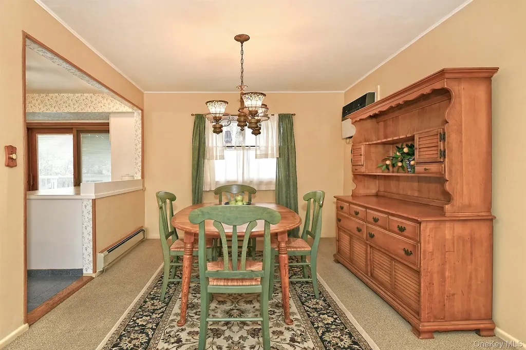 28 Halcourt Drive Plainview NY 11803
