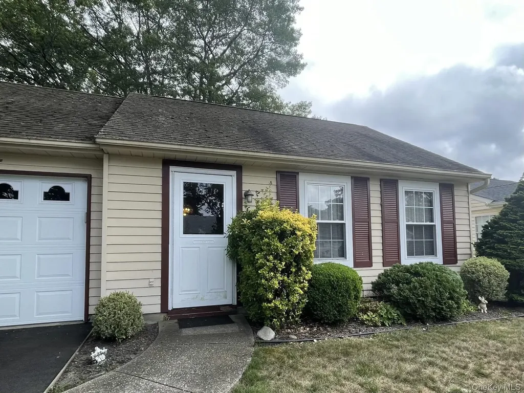 323 Brownfield Drive Ridge NY 11961