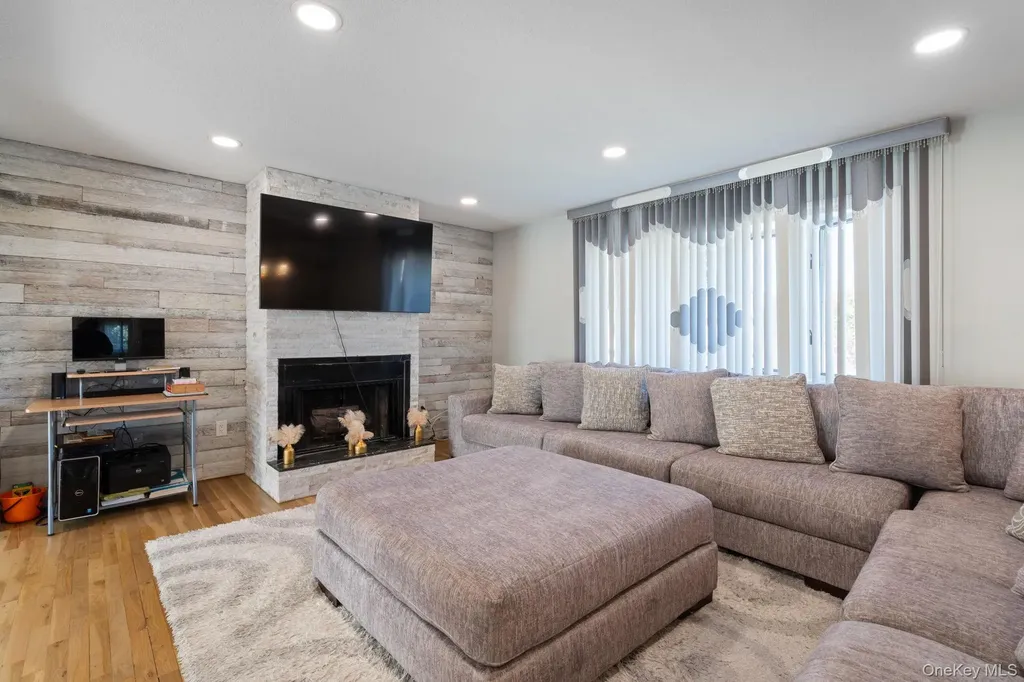 1040 Donna Court Baldwin NY 11510