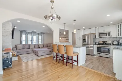 1040 Donna Court Baldwin NY 11510