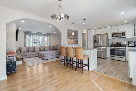 1040 Donna Court Baldwin NY 11510