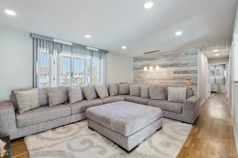 1040 Donna Court Baldwin NY 11510