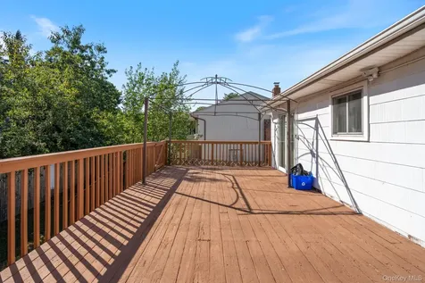 1040 Donna Court Baldwin NY 11510