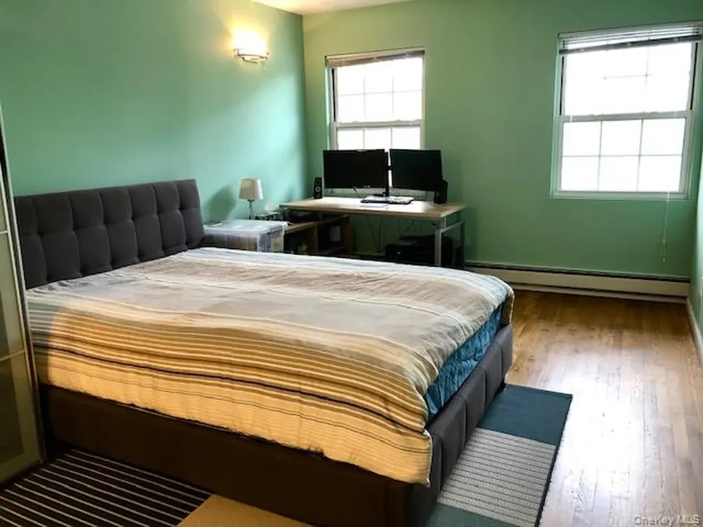 12-31 Robin Lane Bayside NY 11360
