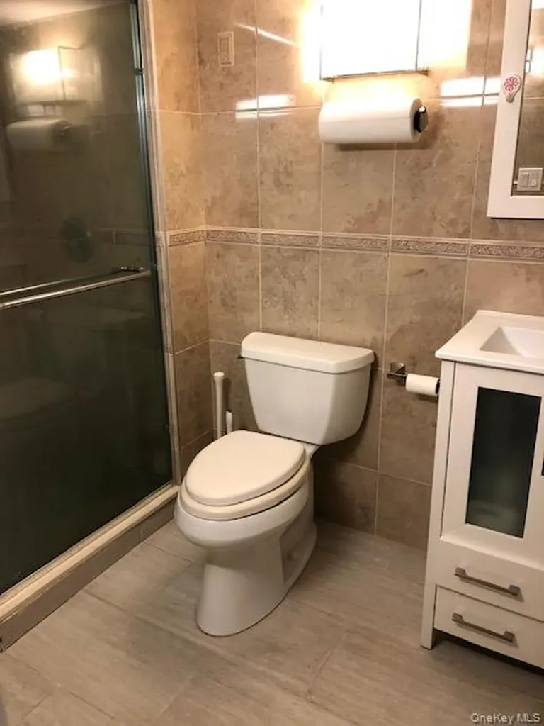 12-31 Robin Lane Bayside NY 11360