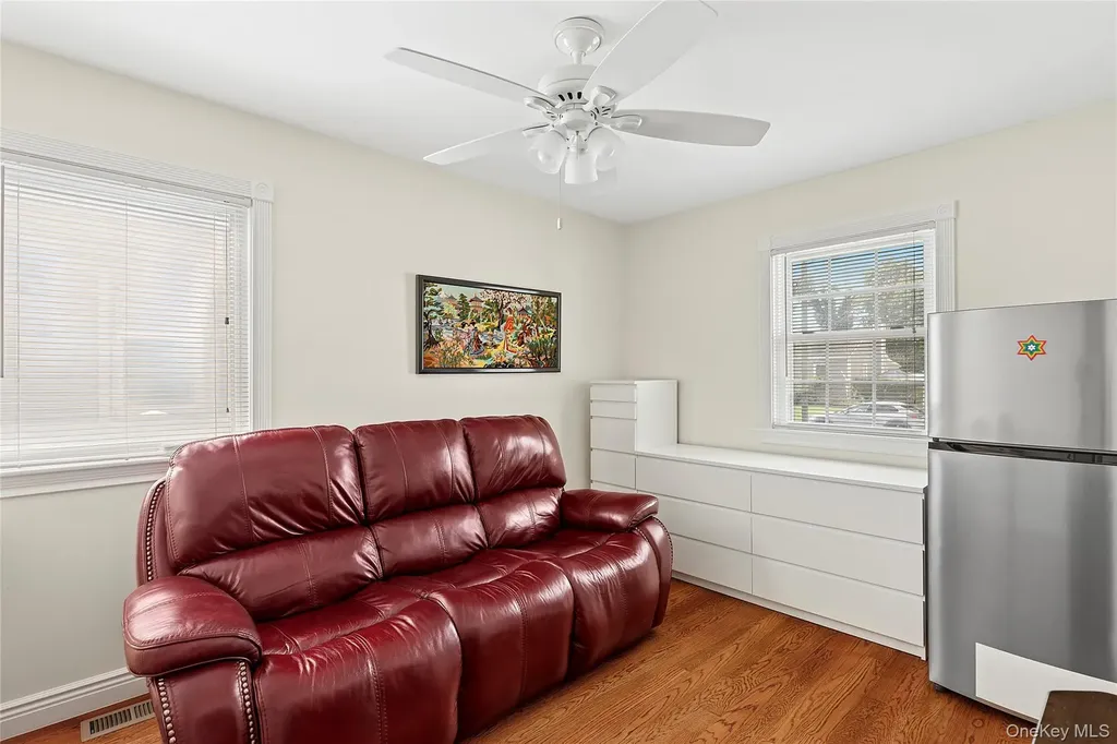 14 Hollyberry Road Plainview NY 11803