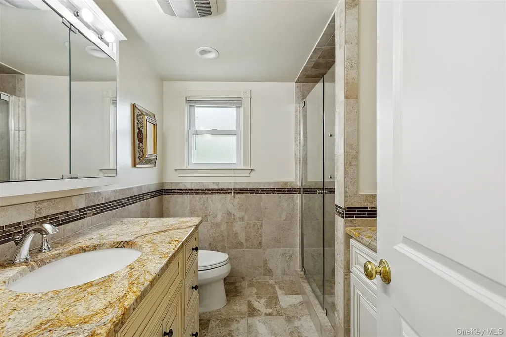 14 Hollyberry Road Plainview NY 11803