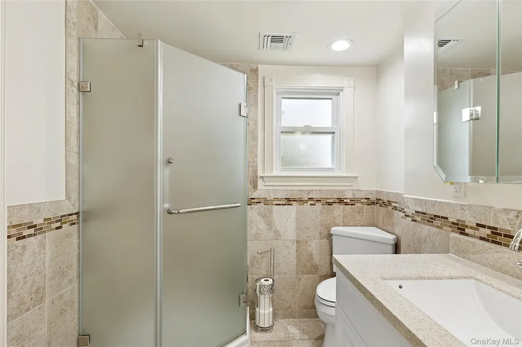 14 Hollyberry Road Plainview NY 11803