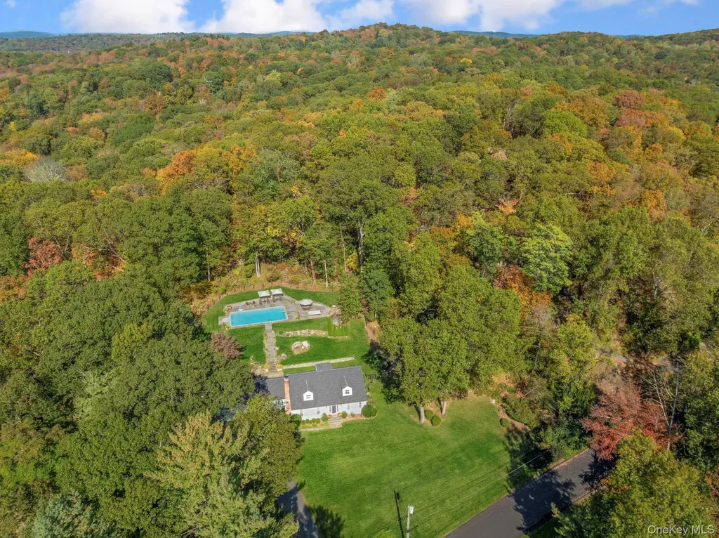36 Pond Hill Road Chappaqua NY 10514