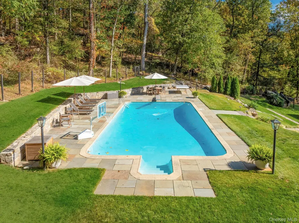 36 Pond Hill Road Chappaqua NY 10514