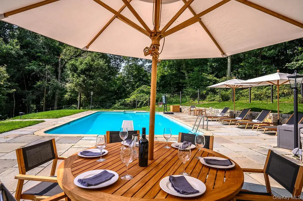 36 Pond Hill Road Chappaqua NY 10514