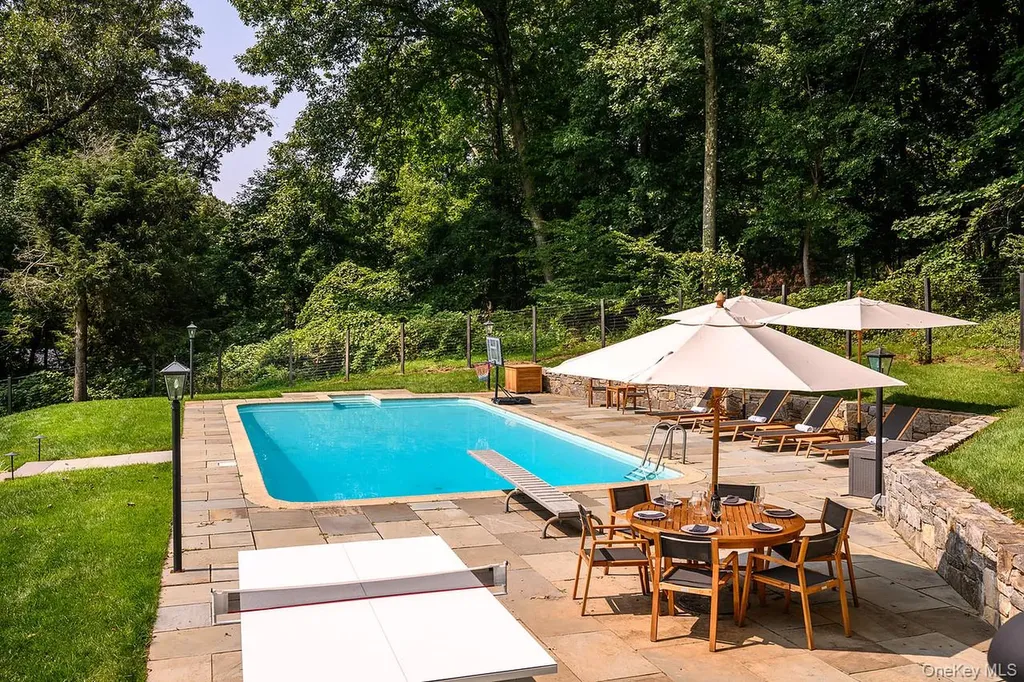36 Pond Hill Road Chappaqua NY 10514