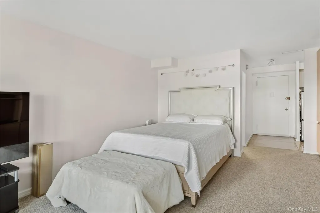 25 Neptune Boulevard Long Beach NY 11561