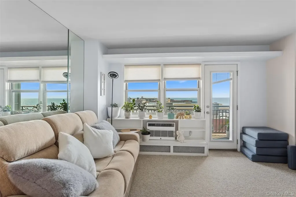 25 Neptune Boulevard Long Beach NY 11561