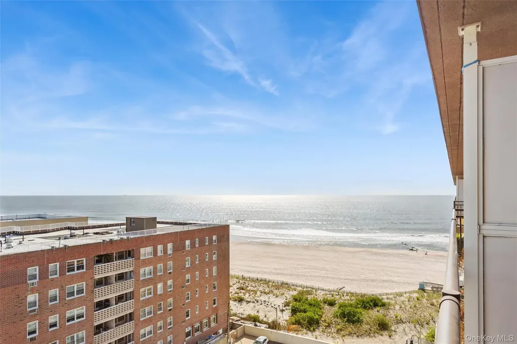 25 Neptune Boulevard Long Beach NY 11561