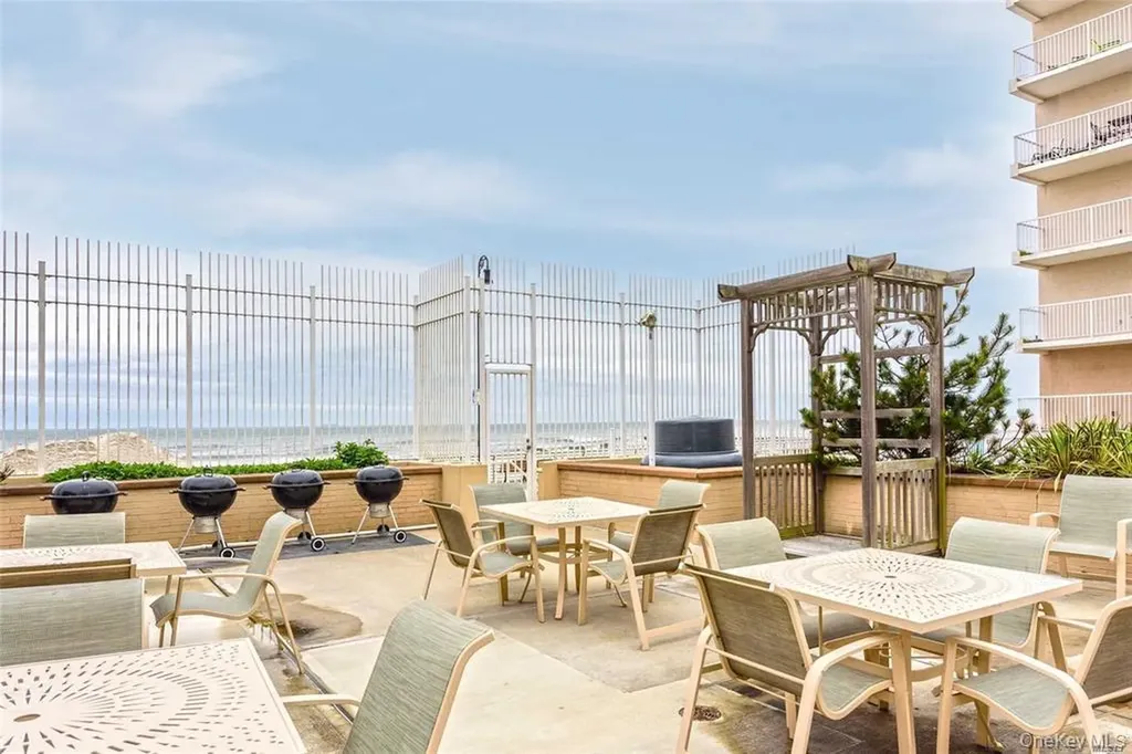 25 Neptune Boulevard Long Beach NY 11561