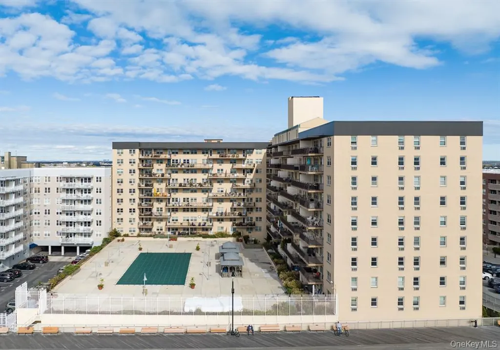 25 Neptune Boulevard Long Beach NY 11561