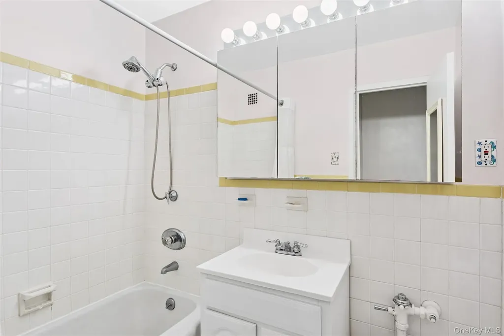 25 Neptune Boulevard Long Beach NY 11561