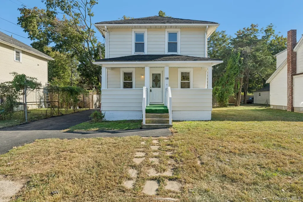 18 Lockwood Road Bay Shore NY 11706