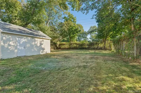 18 Lockwood Road Bay Shore NY 11706