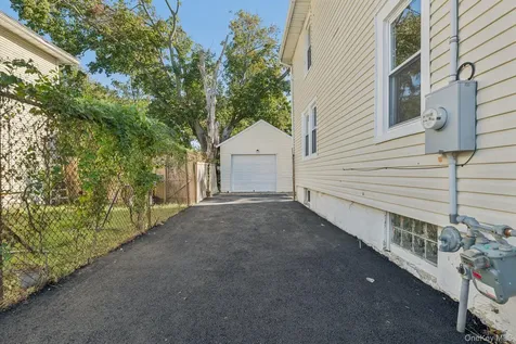 18 Lockwood Road Bay Shore NY 11706