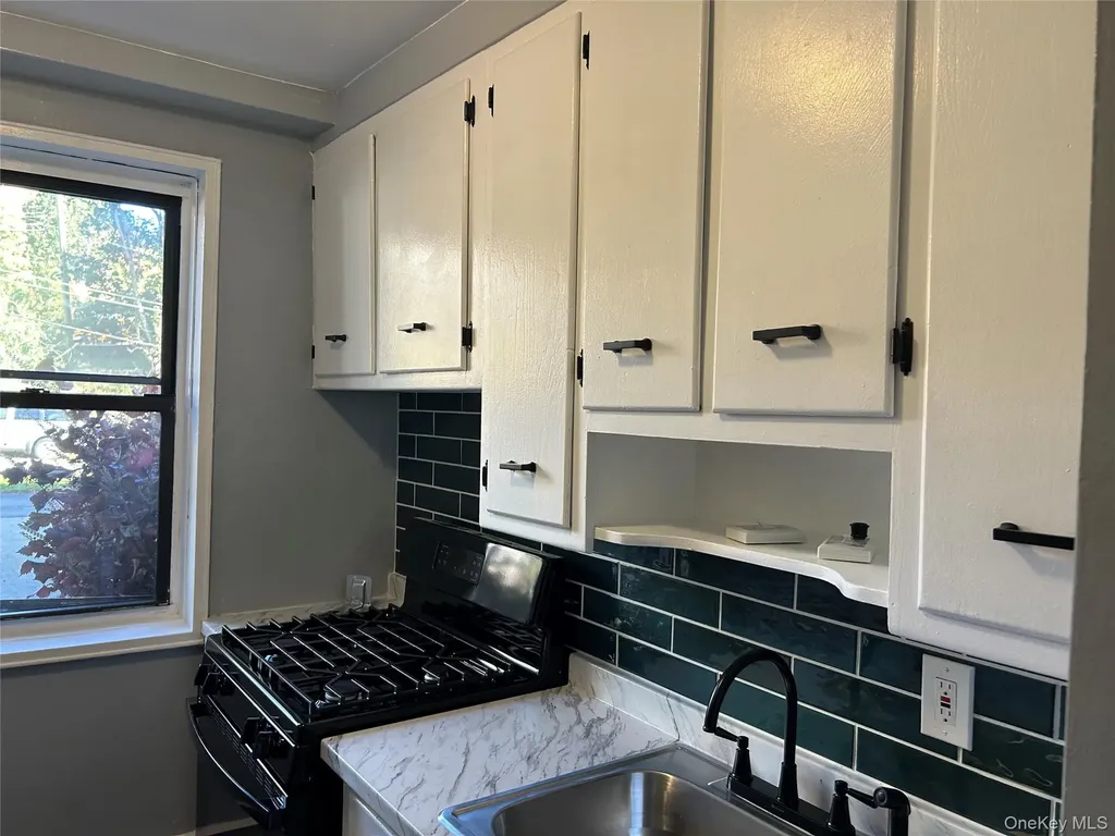 5 Oakdale Manor Suffern NY 10901