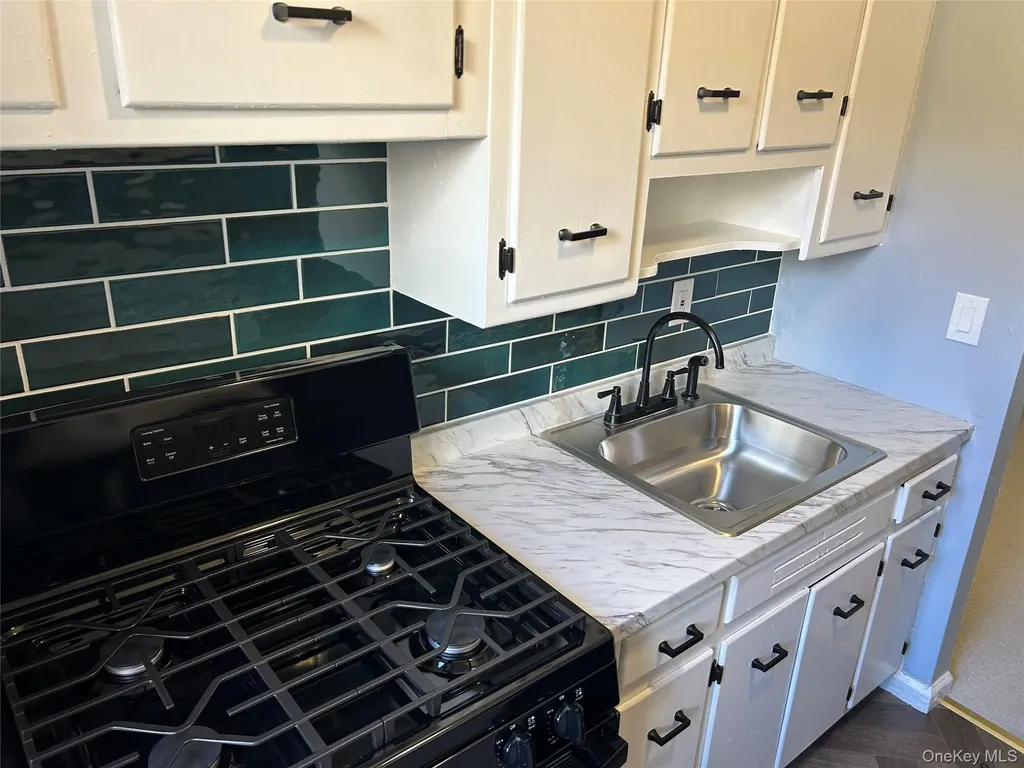 5 Oakdale Manor Suffern NY 10901