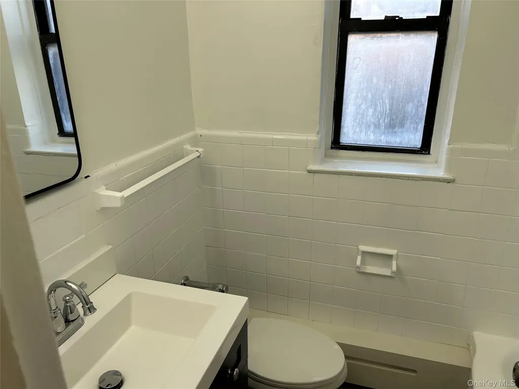 5 Oakdale Manor Suffern NY 10901