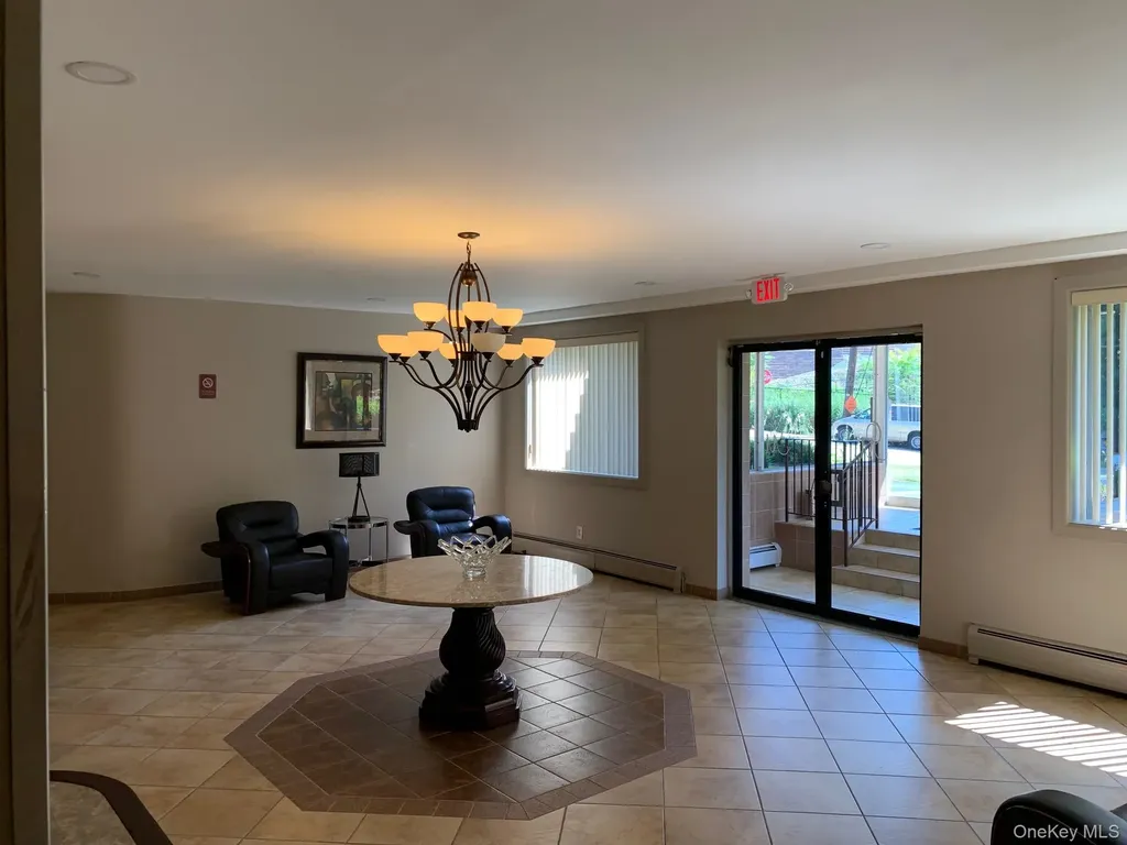 5 Oakdale Manor Suffern NY 10901