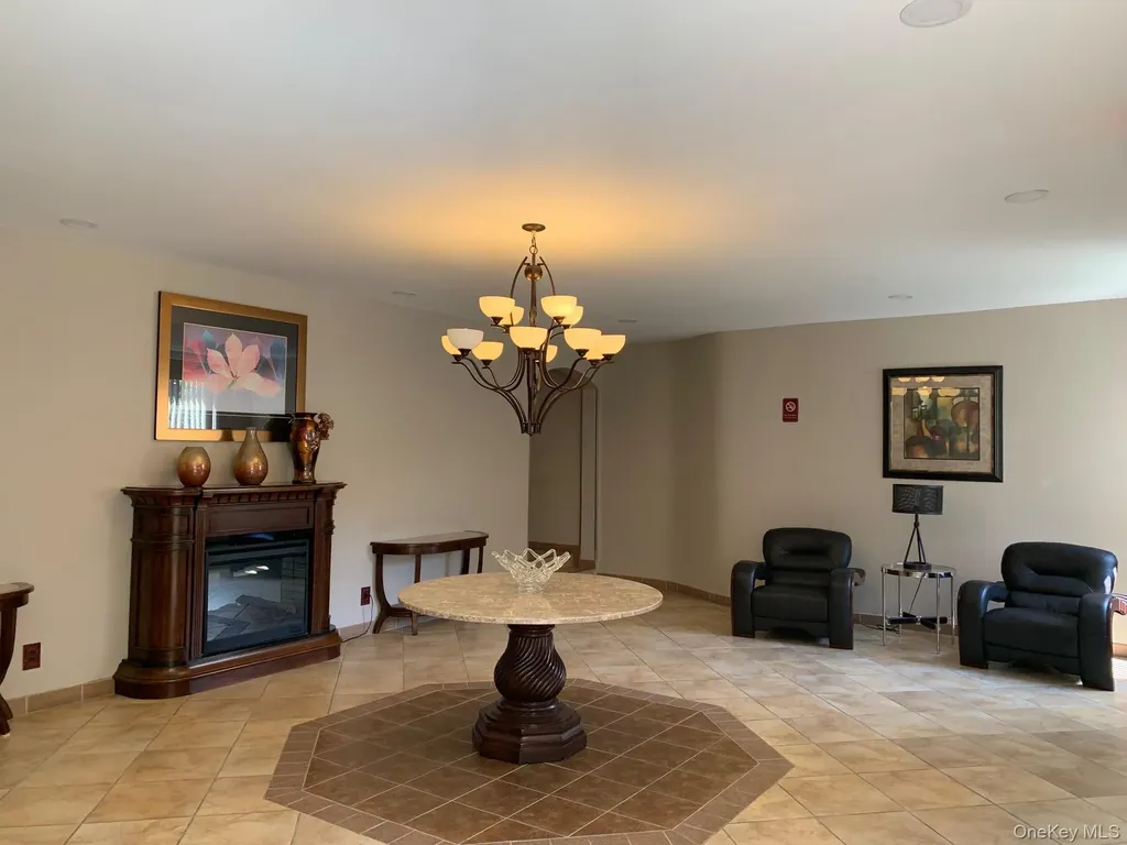 5 Oakdale Manor Suffern NY 10901