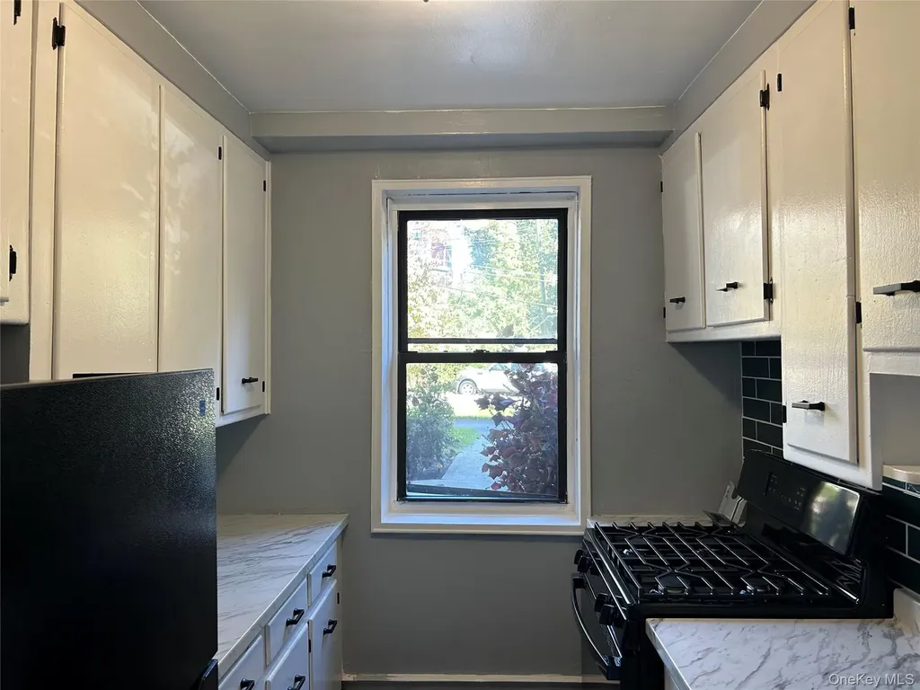 5 Oakdale Manor Suffern NY 10901