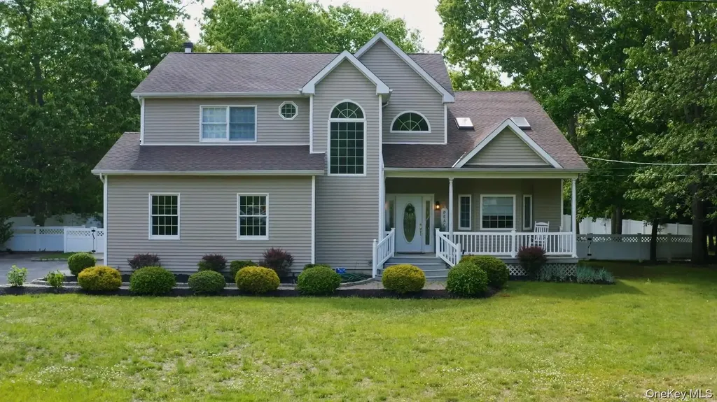5 Mill Race Road Hampton Bays NY 11946