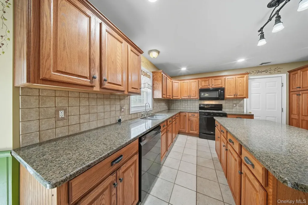 52 Hill Road Middletown NY 10941