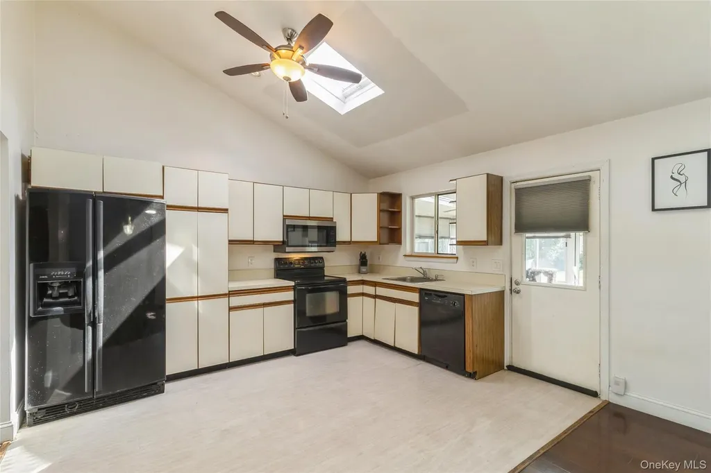 4 Monarch Avenue Selden NY 11784
