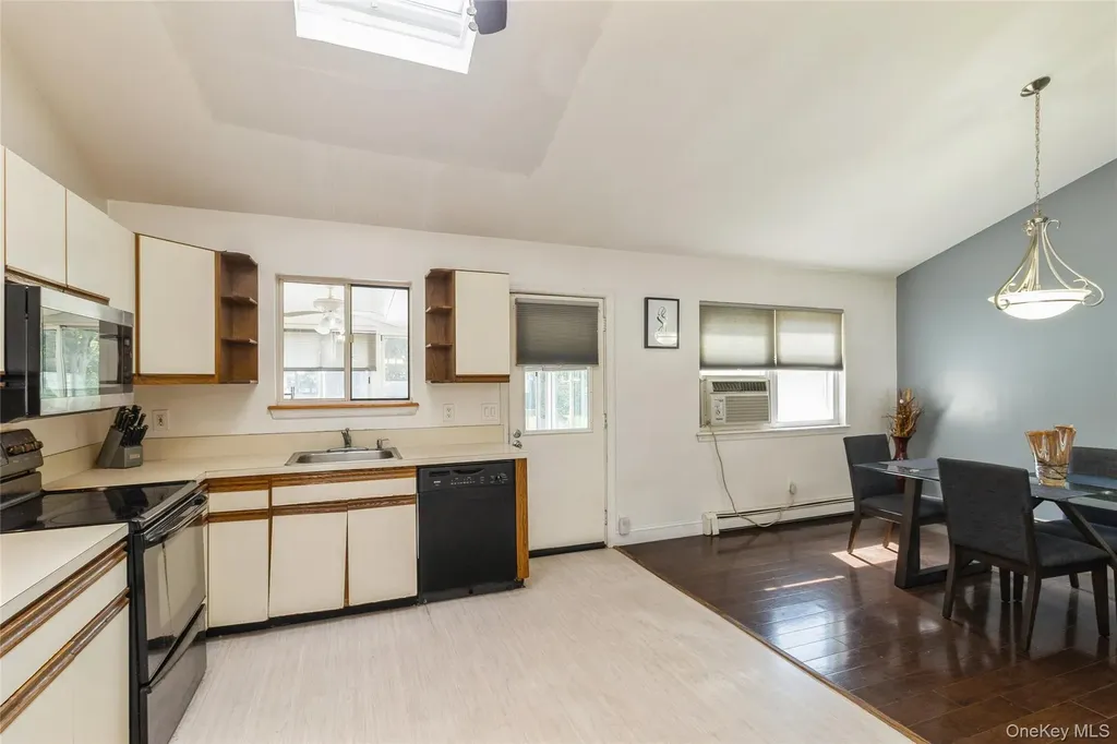 4 Monarch Avenue Selden NY 11784