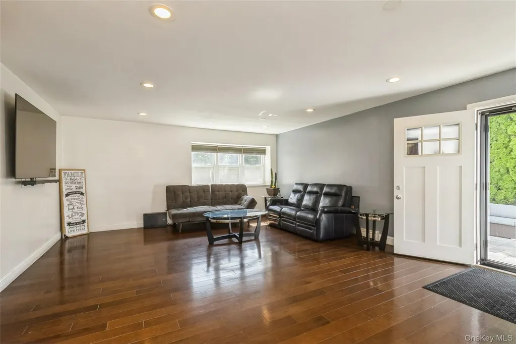 4 Monarch Avenue Selden NY 11784