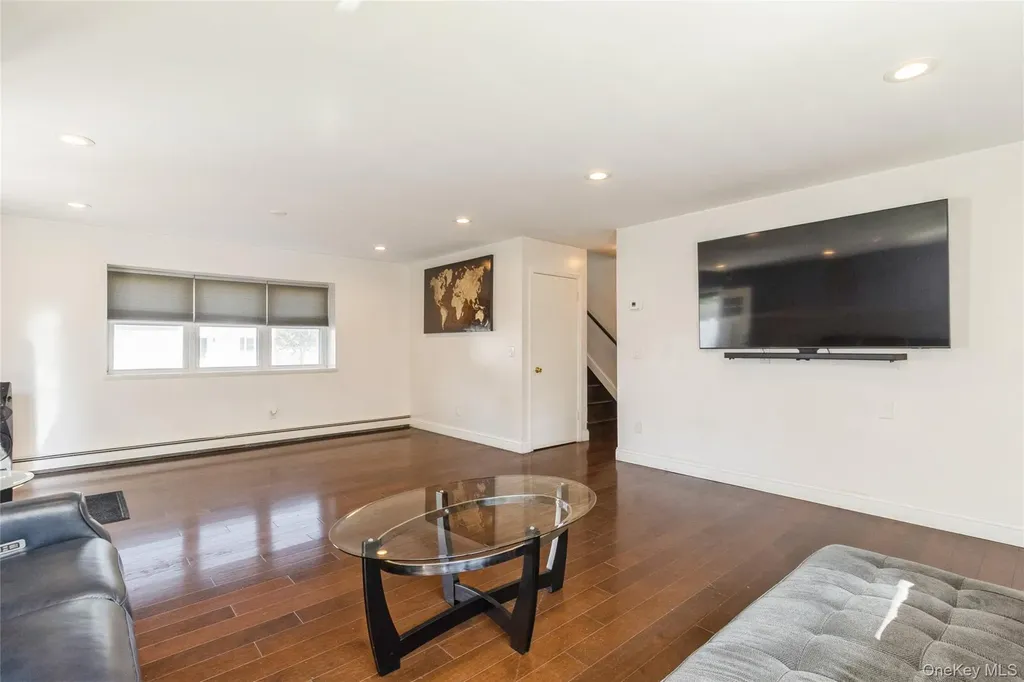 4 Monarch Avenue Selden NY 11784