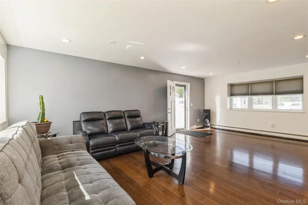 4 Monarch Avenue Selden NY 11784