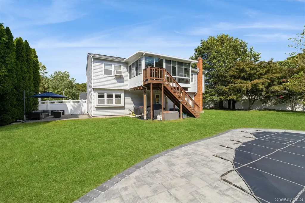4 Monarch Avenue Selden NY 11784