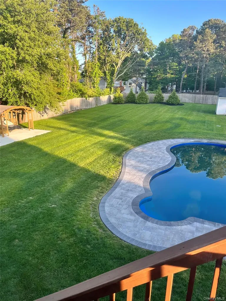 4 Monarch Avenue Selden NY 11784