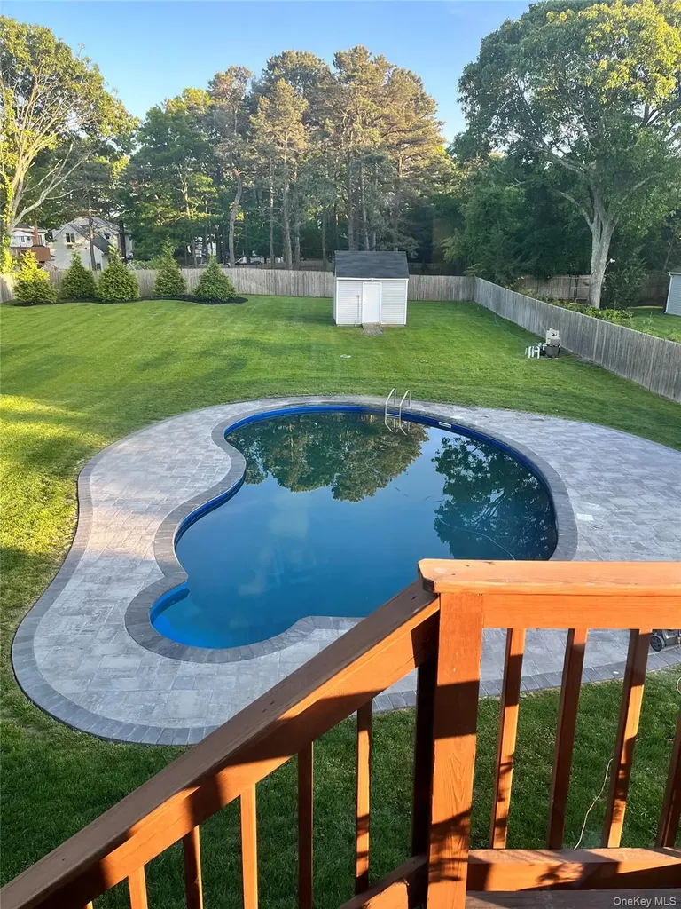 4 Monarch Avenue Selden NY 11784