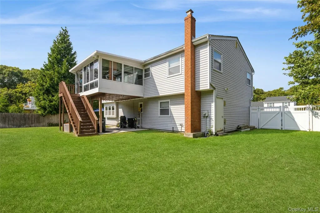 4 Monarch Avenue Selden NY 11784