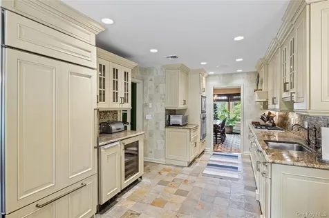 336 Bay Avenue Huntington Bay NY 11743
