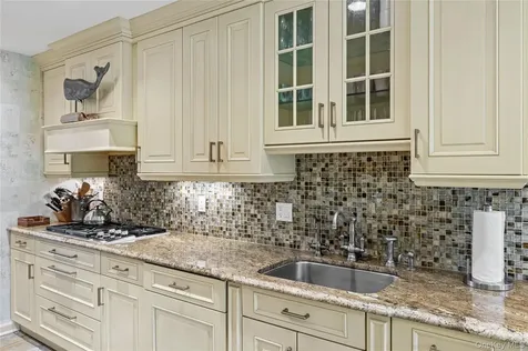 336 Bay Avenue Huntington Bay NY 11743