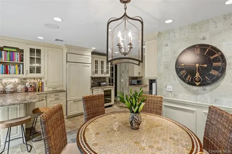 336 Bay Avenue Huntington Bay NY 11743